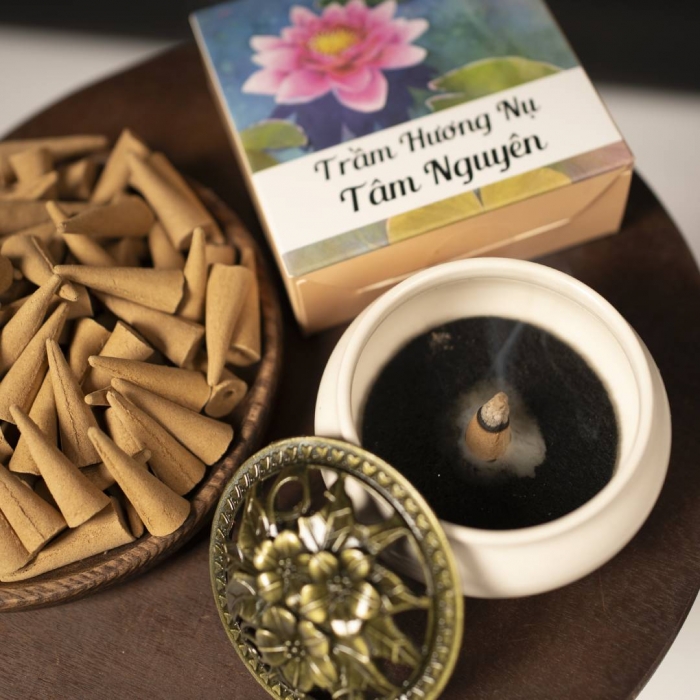 Trầm Hương Nụ Tâm Nguyên